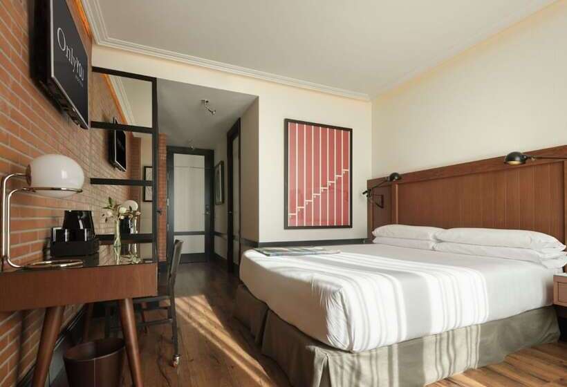 اتاق پریمیوم با بالکن, Only You Hotel Atocha