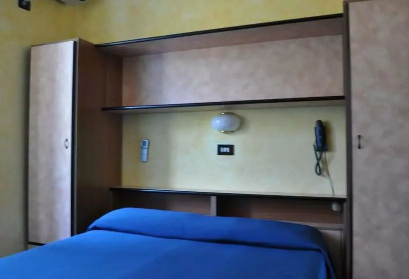 Standard-huone, Roma