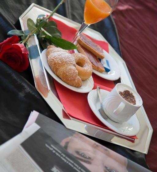 スタンダード４人部屋, Roma