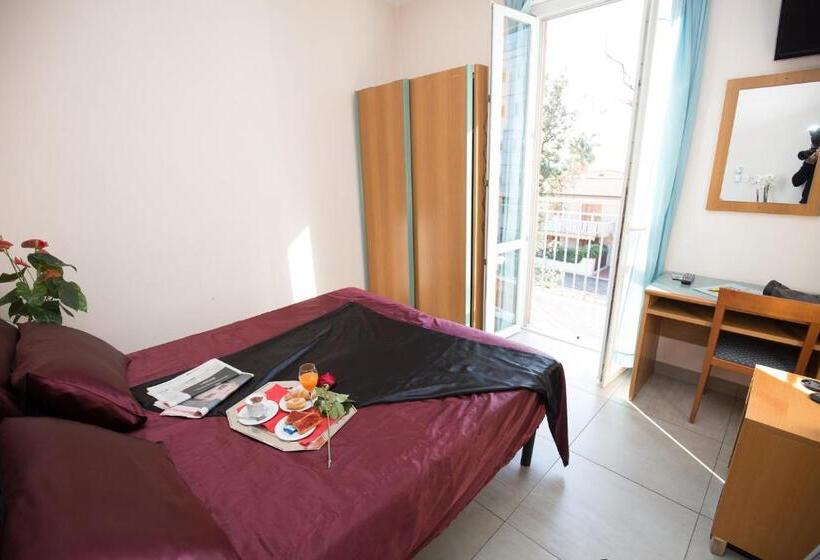 バルコニー付きスタンダードルーム, Roma