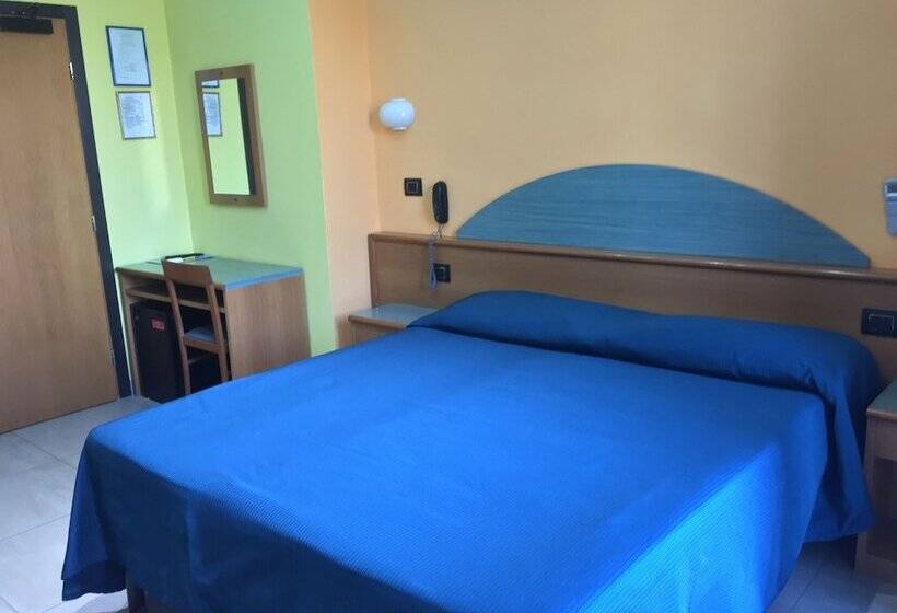 スタンダード４人部屋, Roma