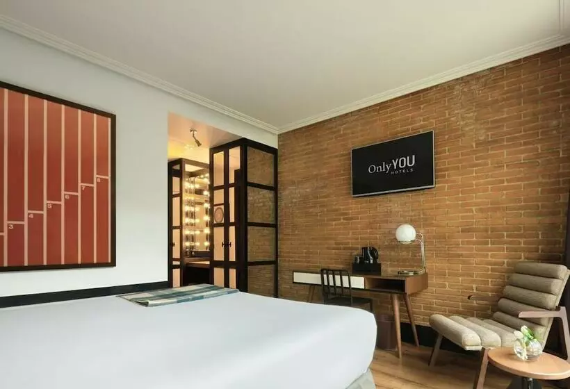 デラックスルーム, Only You Hotel Atocha