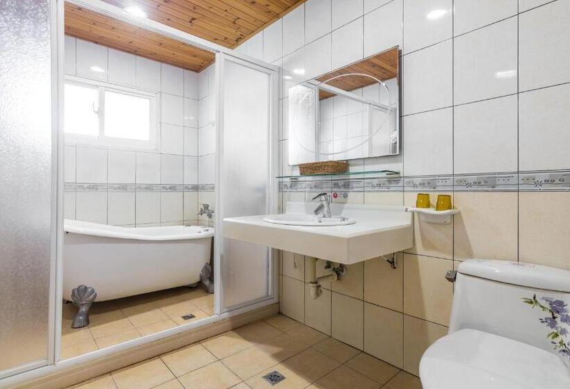 اتاق استاندارد چهار تخته, Kenting Maya House B&b