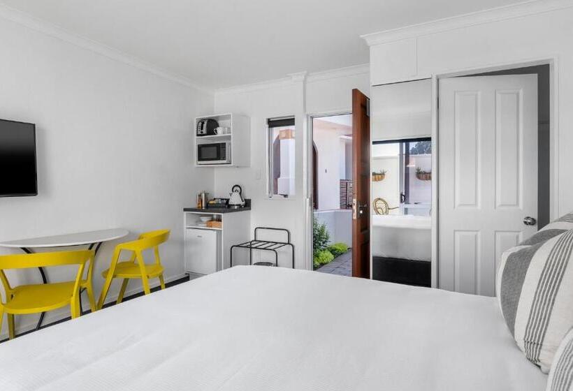 Студия Стандарт, The Mission Belle Motel