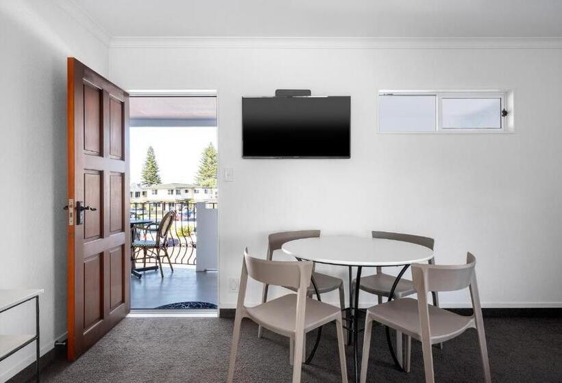 マウンテンビュースイート, The Mission Belle Motel