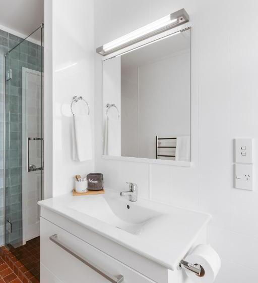 景色の見えるスイートルーム, The Mission Belle Motel