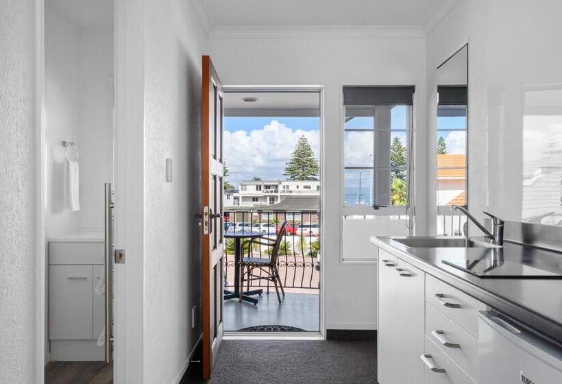 Студия Стандарт, The Mission Belle Motel