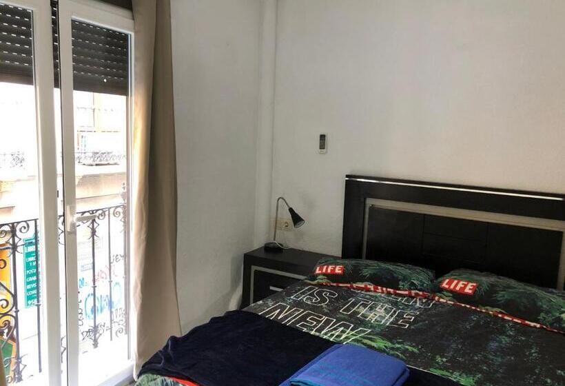 اتاق استاندارد با سرویس بهداشتی مشترک, Barbieri Granada Pensión