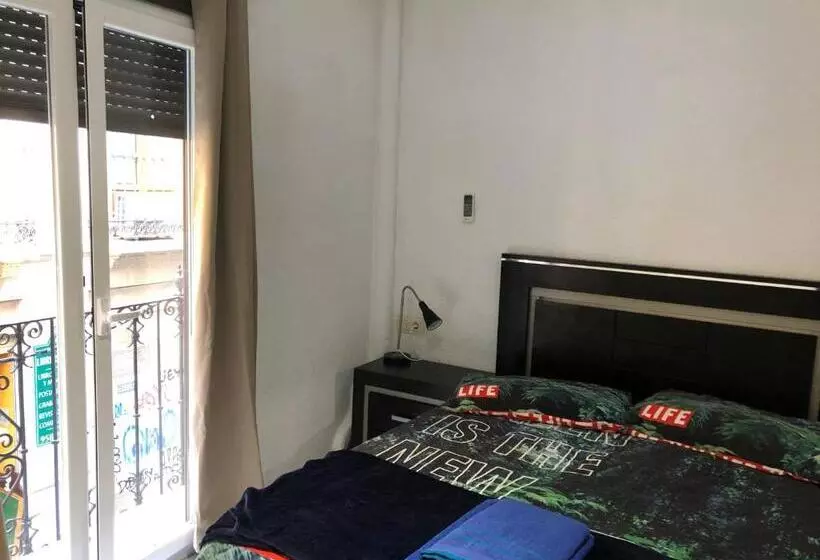 اتاق استاندارد با سرویس بهداشتی مشترک, Barbieri Granada Pensión
