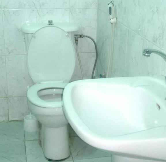 اتاق استاندارد یک تخته با سرویس بهداشتی مشترک, Mansour