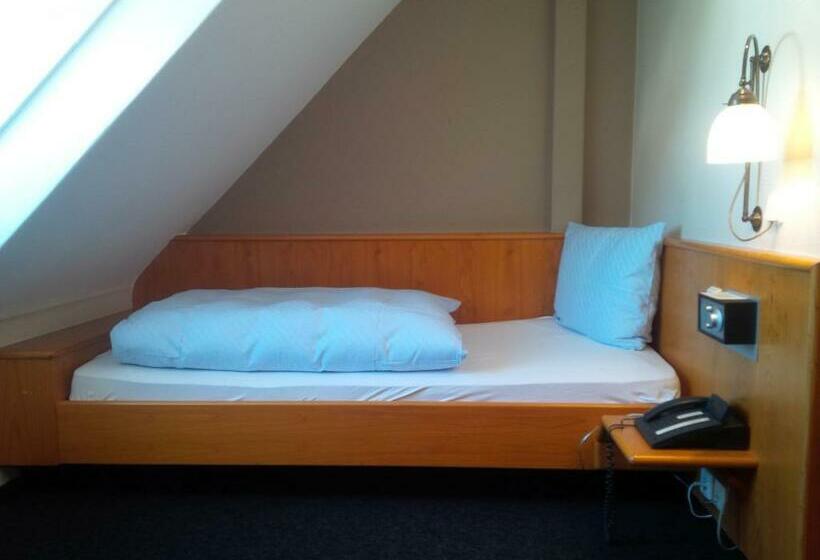 غرفة قياسية فردية, Consulat Des Weins