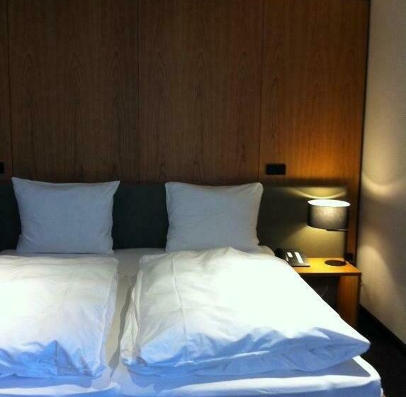 غرفة أساسية, Consulat Des Weins