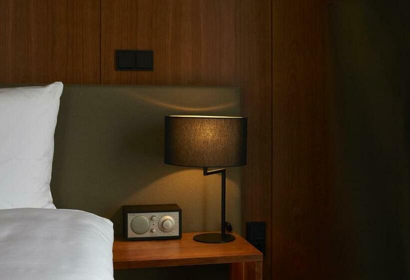 غرفة قياسية, Consulat Des Weins