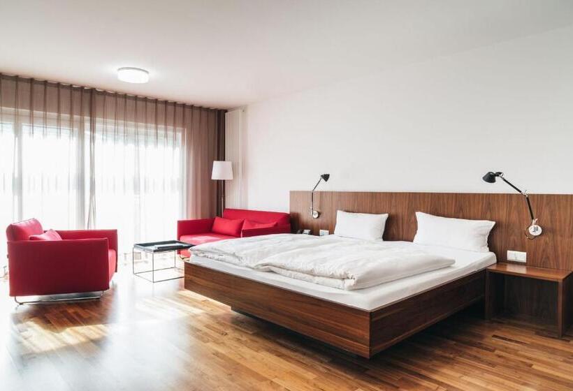 شقة غرفة واحدة, Consulat Des Weins