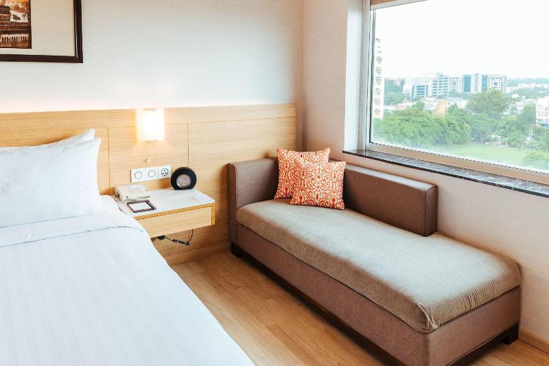 غرفة قياسية سرير كينج, Fairfield By Marriott Lucknow