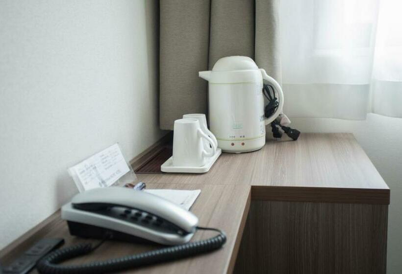 Economy Szoba, Hiroshima Pacific