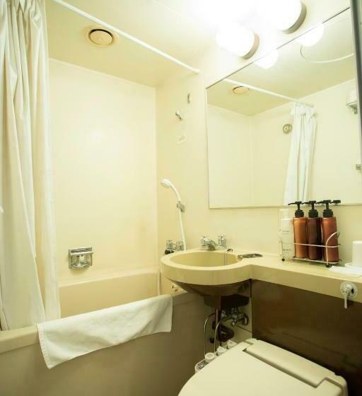 Economy Szoba, Hiroshima Pacific