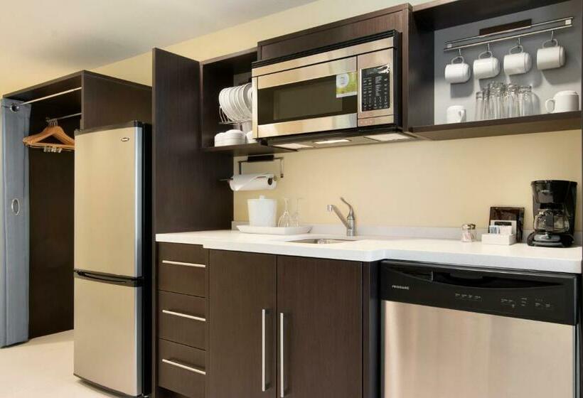 Люкс, Home2 Suites By Hilton Fort St. John