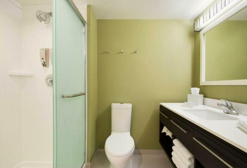 Люкс Адаптированный для Инвалидов, Home2 Suites By Hilton Fort St. John