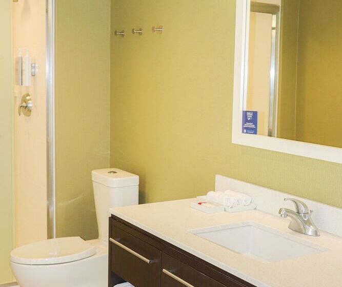 Люкс Адаптированный для Инвалидов, Home2 Suites By Hilton Fort St. John
