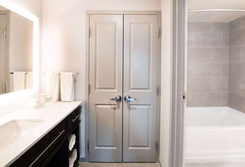 Студия Стандарт, Home2 Suites By Hilton Fort St. John