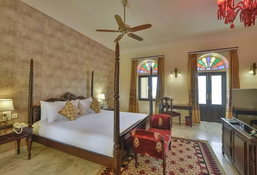 Suite, Jaisalkot