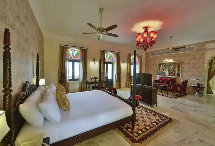 Suite, Jaisalkot