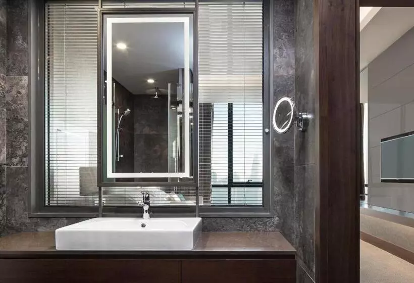キングサイズベッドのデラックスルーム, Sheraton Grand Istanbul Atasehir
