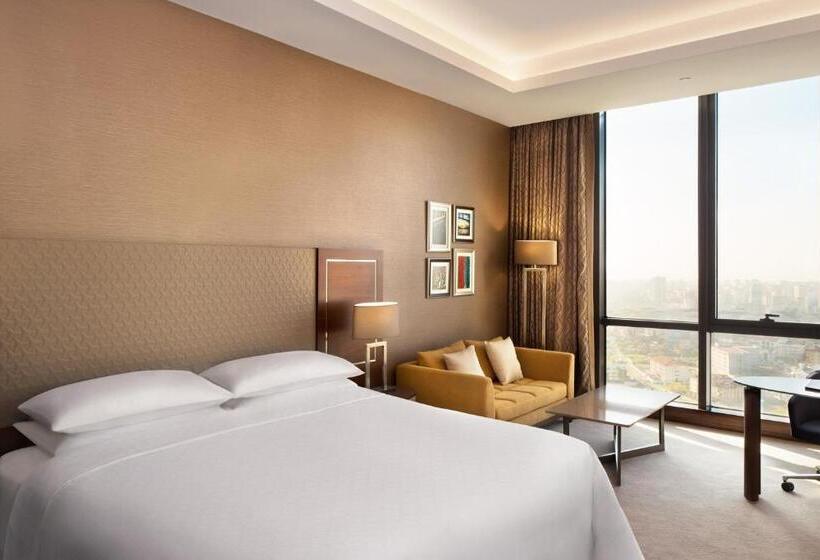 Номер Клуб Кровать Кинг, Sheraton Grand Istanbul Atasehir