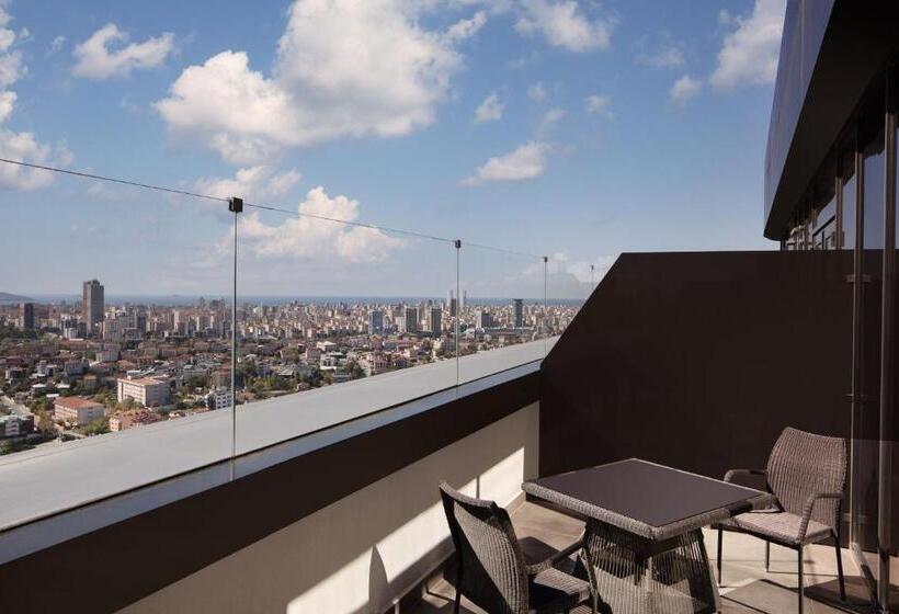 Номер Клуб Кровать Кинг, Sheraton Grand Istanbul Atasehir