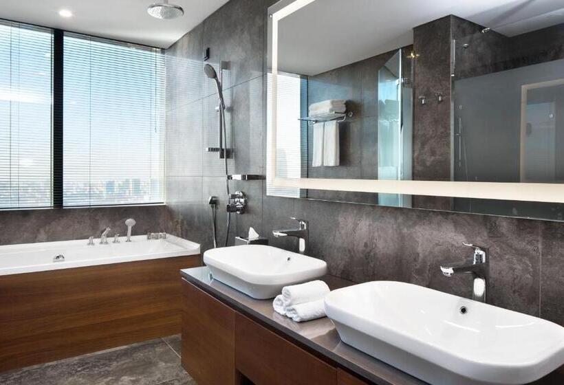 Люкс Кровать Кинг, Sheraton Grand Istanbul Atasehir