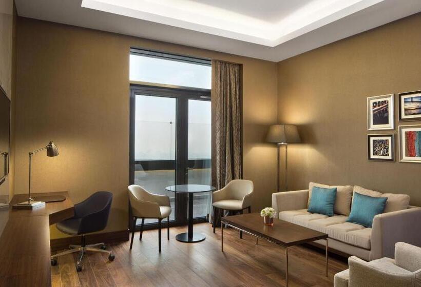 Люкс с Террасой, Sheraton Grand Istanbul Atasehir