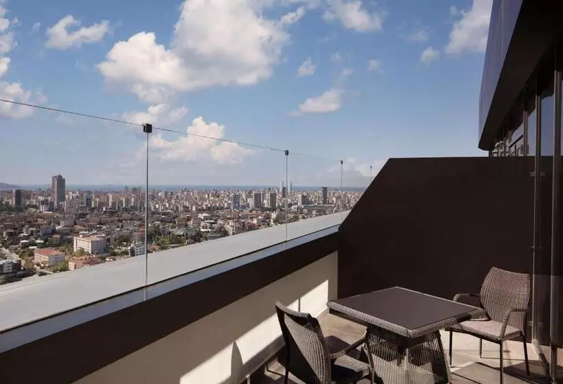 テラス付スイート, Sheraton Grand Istanbul Atasehir