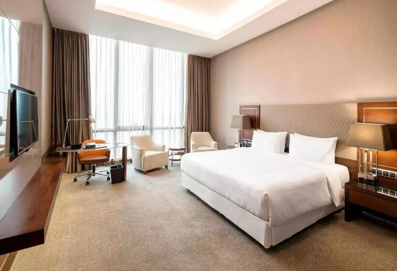 キングサイズベッドのスイートルーム, Sheraton Grand Istanbul Atasehir