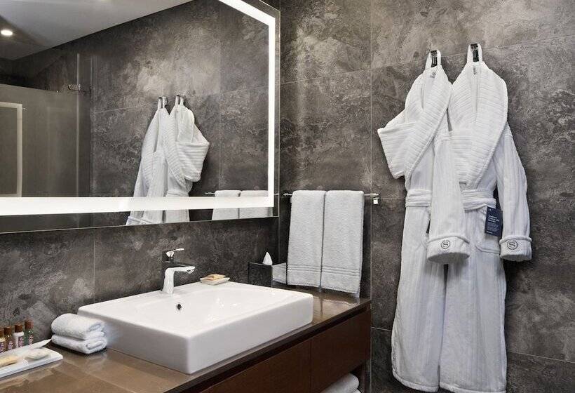 Номер Deluxe, Sheraton Grand Istanbul Atasehir