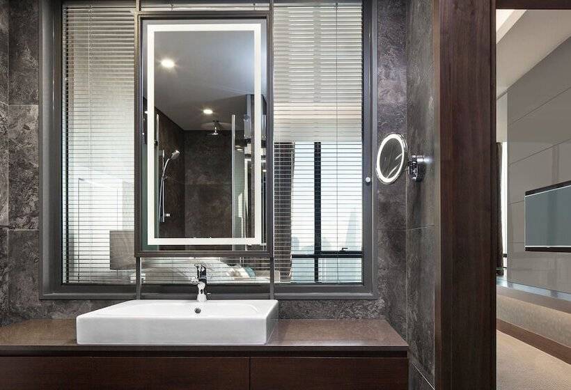 Номер Deluxe, Sheraton Grand Istanbul Atasehir