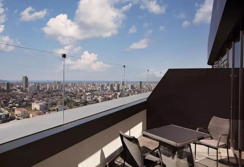 テラス月クラブルーム, Sheraton Grand Istanbul Atasehir
