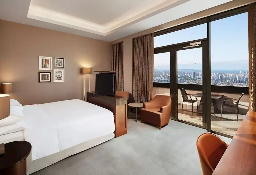テラス月クラブルーム, Sheraton Grand Istanbul Atasehir