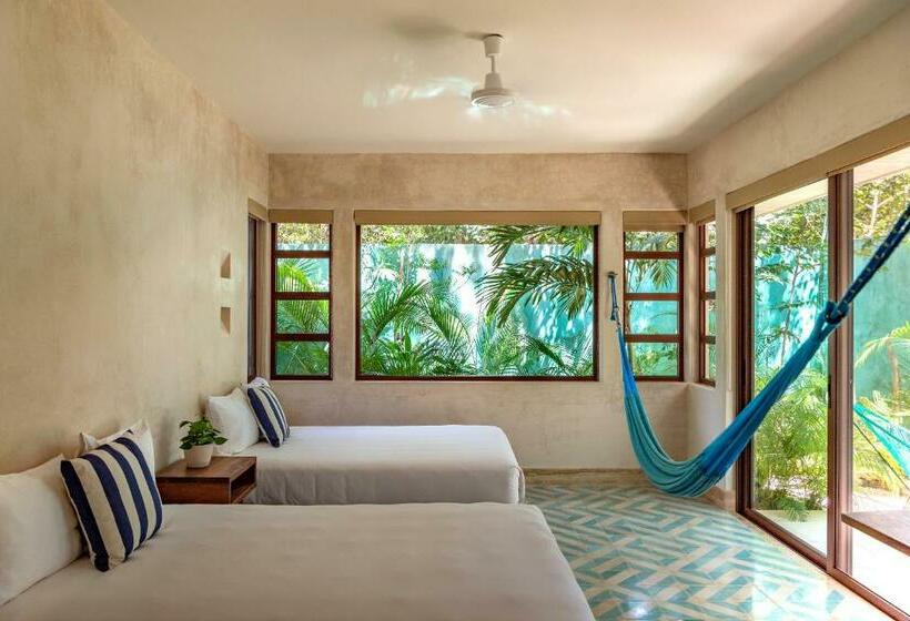 سوییت لوکس, Tiki Tiki Tulum