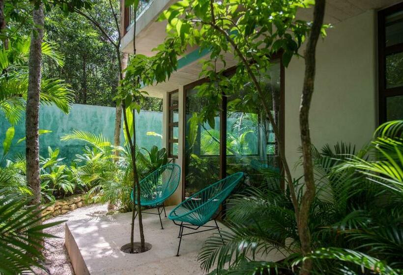 Deluxe Suite King Bed, Tiki Tiki Tulum