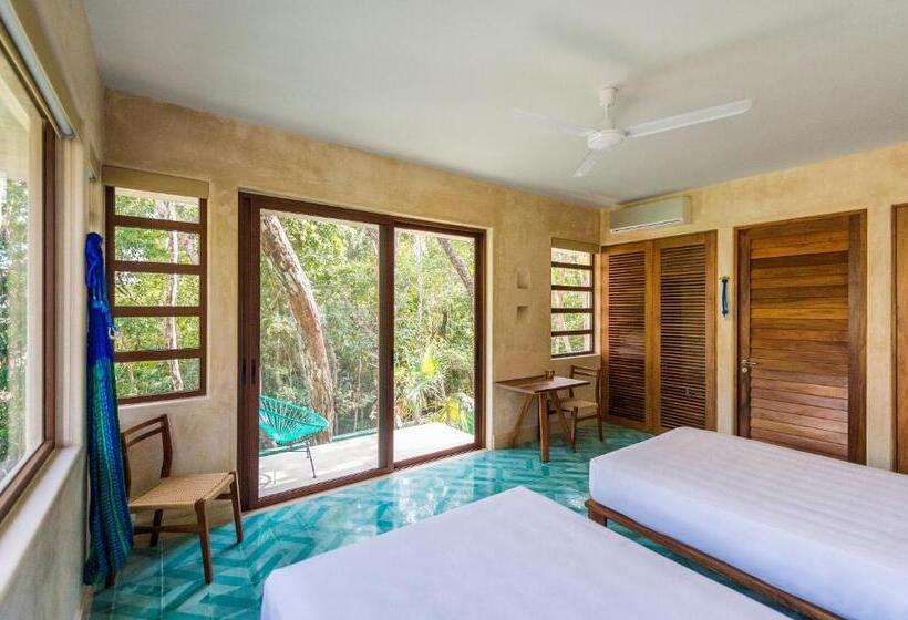 سوییت لوکس, Tiki Tiki Tulum