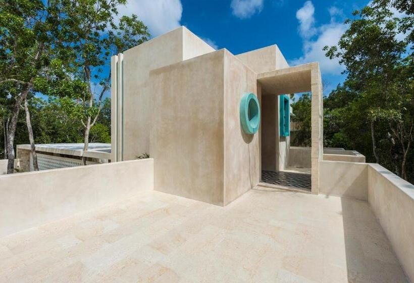 سوئیت رویال, Tiki Tiki Tulum