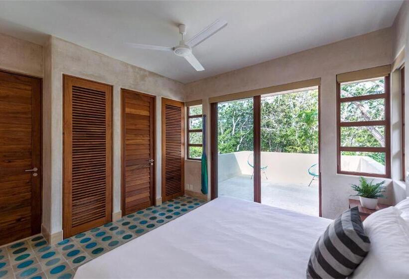 سوئیت با تخت بزرگ, Tiki Tiki Tulum