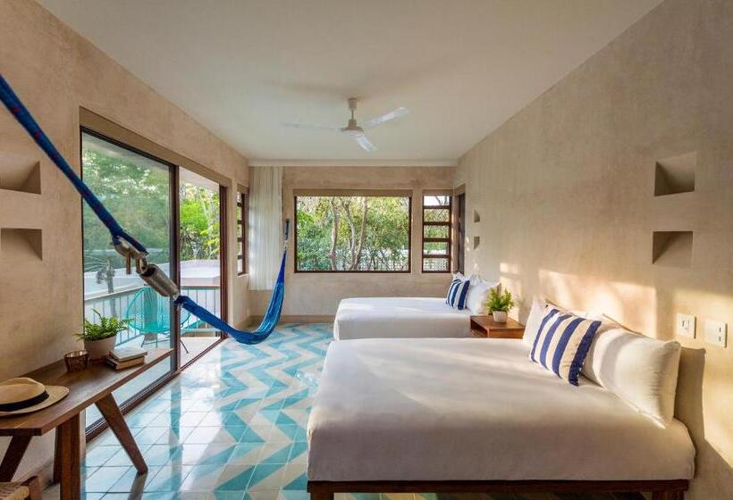 سوییت لوکس, Tiki Tiki Tulum