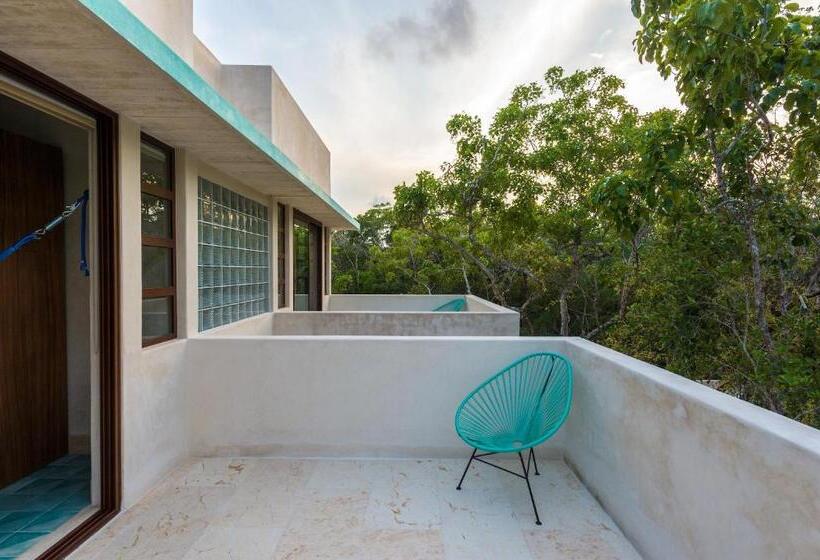 سوئیت با تخت بزرگ, Tiki Tiki Tulum