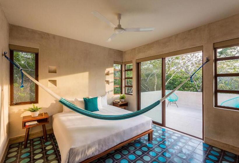 سوئیت با تخت بزرگ, Tiki Tiki Tulum