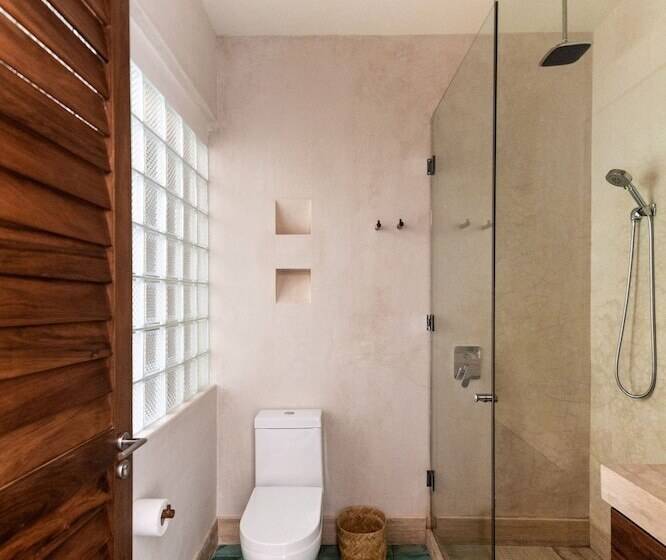 سوئیت با چشمانداز, Tiki Tiki Tulum