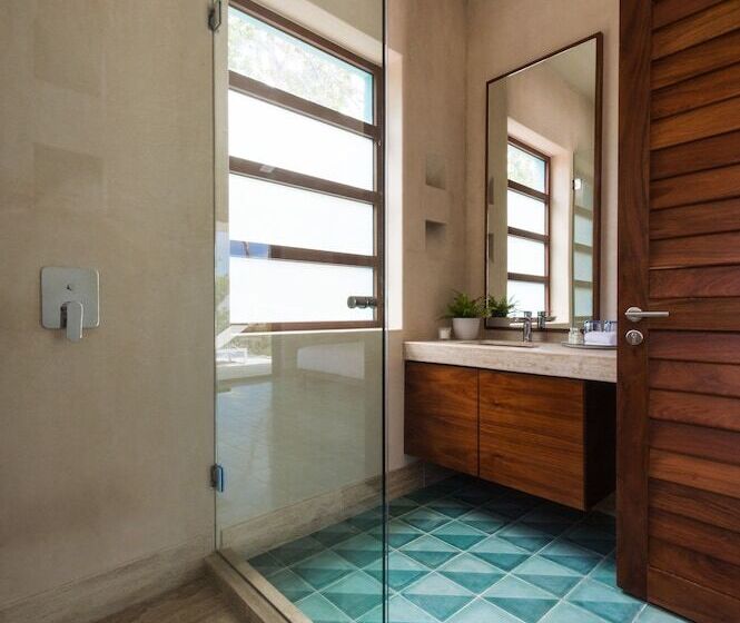 سوئیت رویال, Tiki Tiki Tulum