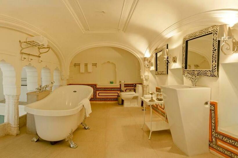 Королевский Номер, Vivaana