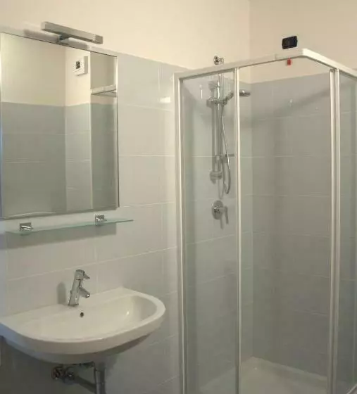اتاق استاندارد سه نفره, Motel Galaxy Reggio Emilia